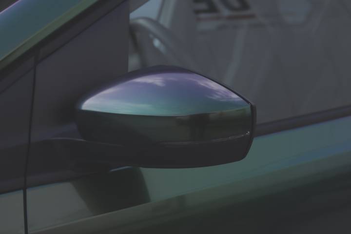 TECKWRAP RD16R-HD Iridescent Green - VolksWagen E-UP - 4 - Fotó - {PHOTO}
