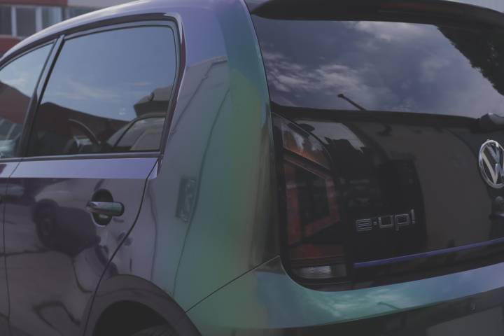 TECKWRAP RD16R-HD Iridescent Green - VolksWagen E-UP - 7 - Fotó - {PHOTO}