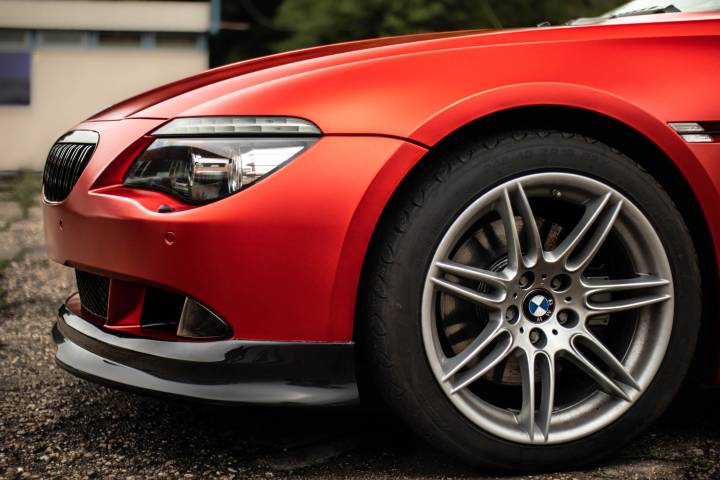 TECKWRAP VCH401-S Crimson Red matt króm autófólia - BMW 6 Coupe - 4 - Kép TECKWRAP VCH401-S Crimson Red matt króm autófólia - BMW 6 Coupe - 4 - Fotó - {PHOTO}