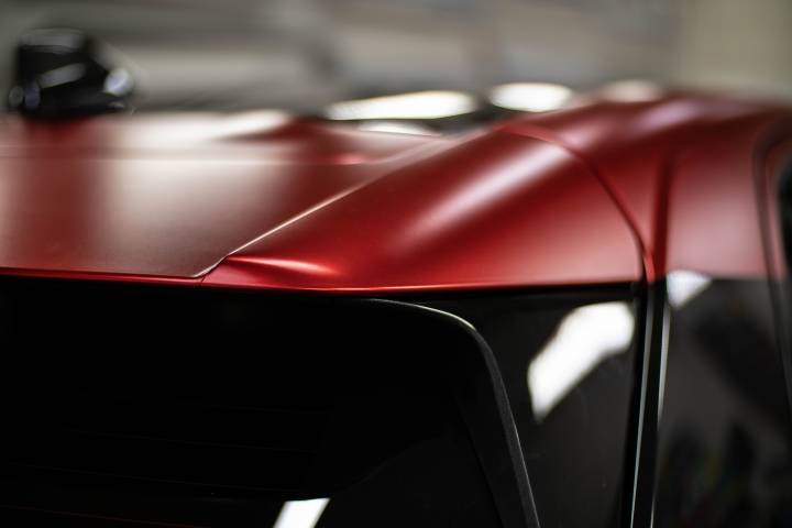 TECKWRAP VCH401-S Crimson Red matt króm autófólia - Toyota RAW4 SUV - 10 - Kép TECKWRAP VCH401-S Crimson Red matt króm autófólia - Toyota RAW4 SUV - 10 - Fotó - {PHOTO}