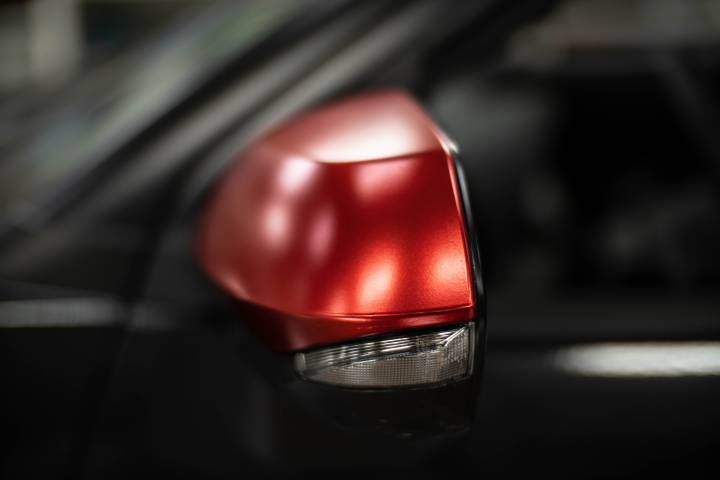 TECKWRAP VCH401-S Crimson Red matt króm autófólia - Toyota RAW4 SUV - 13 - Kép TECKWRAP VCH401-S Crimson Red matt króm autófólia - Toyota RAW4 SUV - 13 - Fotó - {PHOTO}