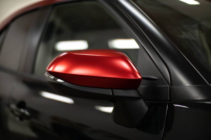 TECKWRAP VCH401-S Crimson Red matt króm autófólia - Toyota RAW4 SUV - 15 - Kép TECKWRAP VCH401-S Crimson Red matt króm autófólia - Toyota RAW4 SUV - 15 - Fotó - {PHOTO}