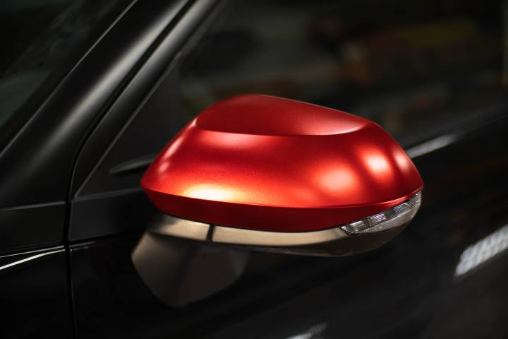 TECKWRAP VCH401-S Crimson Red matt króm autófólia - Toyota RAW4 SUV - 18 - Kép TECKWRAP VCH401-S Crimson Red matt króm autófólia - Toyota RAW4 SUV - 18 - Fotó - {PHOTO}