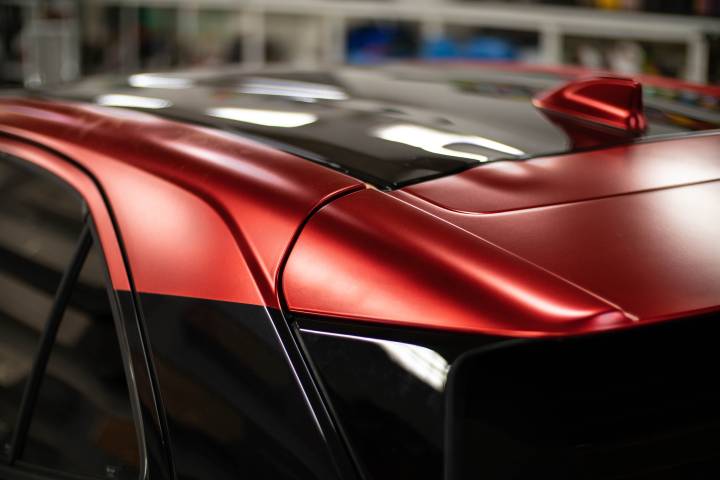 TECKWRAP VCH401-S Crimson Red matt króm autófólia - Toyota RAW4 SUV - 19 - Kép TECKWRAP VCH401-S Crimson Red matt króm autófólia - Toyota RAW4 SUV - 19 - Fotó - {PHOTO}