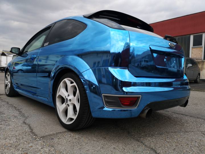 TECKWRAP CHM17-HD Light Blue fényes króm autófólia - Ford Focus ST - 5 - Kép TECKWRAP CHM17-HD Light Blue fényes króm autófólia - Ford Focus ST - 5 - Fotó - {PHOTO}