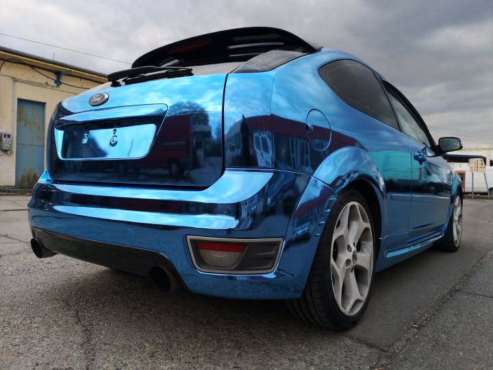 TECKWRAP CHM17-HD Light Blue fényes króm autófólia - Ford Focus ST - 7 - Kép TECKWRAP CHM17-HD Light Blue fényes króm autófólia - Ford Focus ST - 7 - Fotó - {PHOTO}