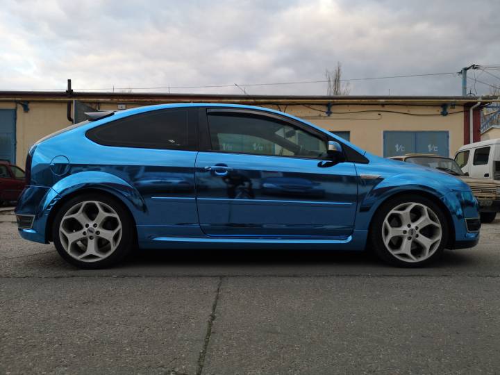 TECKWRAP CHM17-HD Light Blue fényes króm autófólia - Ford Focus ST - 8 - Kép TECKWRAP CHM17-HD Light Blue fényes króm autófólia - Ford Focus ST - 8 - Fotó - {PHOTO}