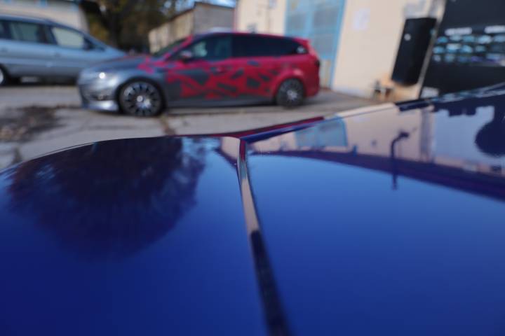 TECKWRAP RB02-HD Deep Blue fényes gyöngyház autófólia - 1 - Fotó - {PHOTO}