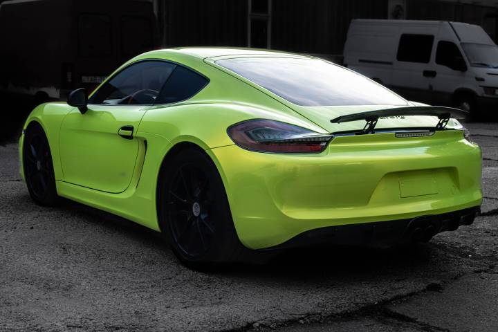 TECKWRAP RB07-HD Acid Lime fényes gyöngyház autófólia - Porsche Cayman - 2 - Fotó - {PHOTO}