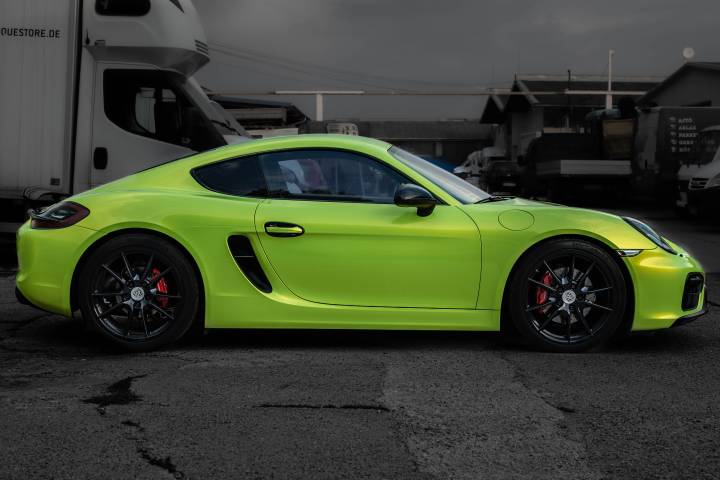 TECKWRAP RB07-HD Acid Lime fényes gyöngyház autófólia - Porsche Cayman - 5 - Fotó - {PHOTO}