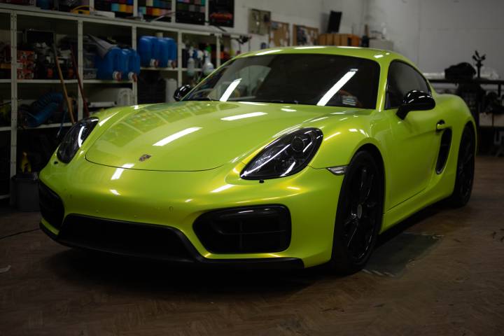 TECKWRAP RB07-HD Acid Lime fényes gyöngyház autófólia - Porsche Cayman - 9 - Fotó - {PHOTO}