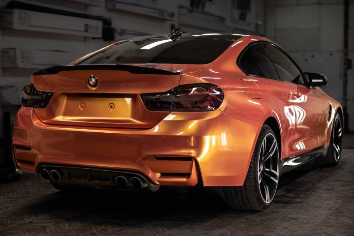 TECKWRAP RB08-HD Coral Peach fényes gyöngyház autófólia - BMW M4 - 6 - Kép TECKWRAP RB08-HD Coral Peach fényes gyöngyház autófólia - BMW M4 - 6 - Fotó - {PHOTO}